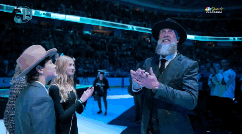 更值得我们 更值得我们